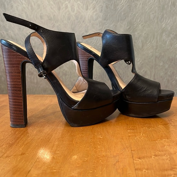 Jessica Simpson leather upper sandal - Picture 1 of 3